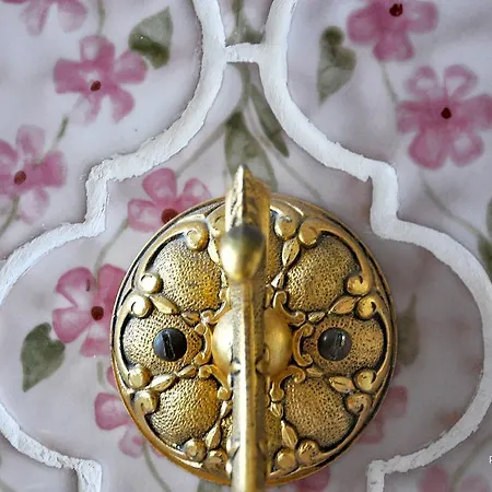 לינה וארוחת בוקר Agora 4*