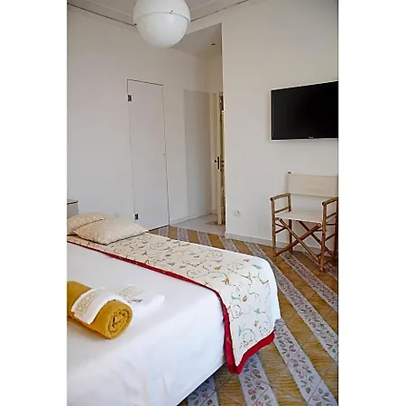 Agora Bed & Breakfast 4*