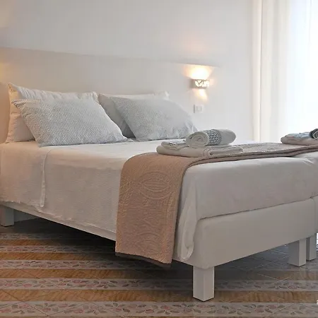 לינה וארוחת בוקר Agora