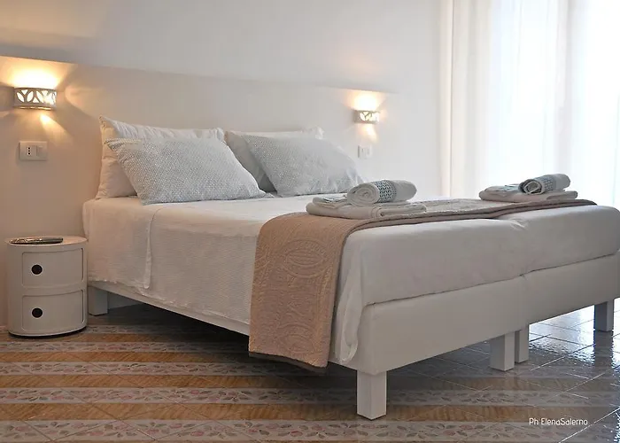 לינה וארוחת בוקר Agora