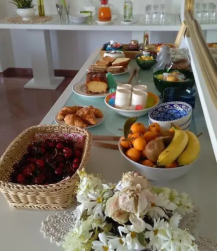 Agora לינה וארוחת בוקר 4*