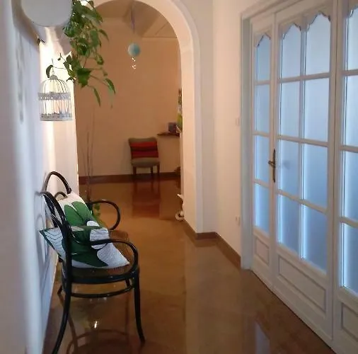 לינה וארוחת בוקר Agora